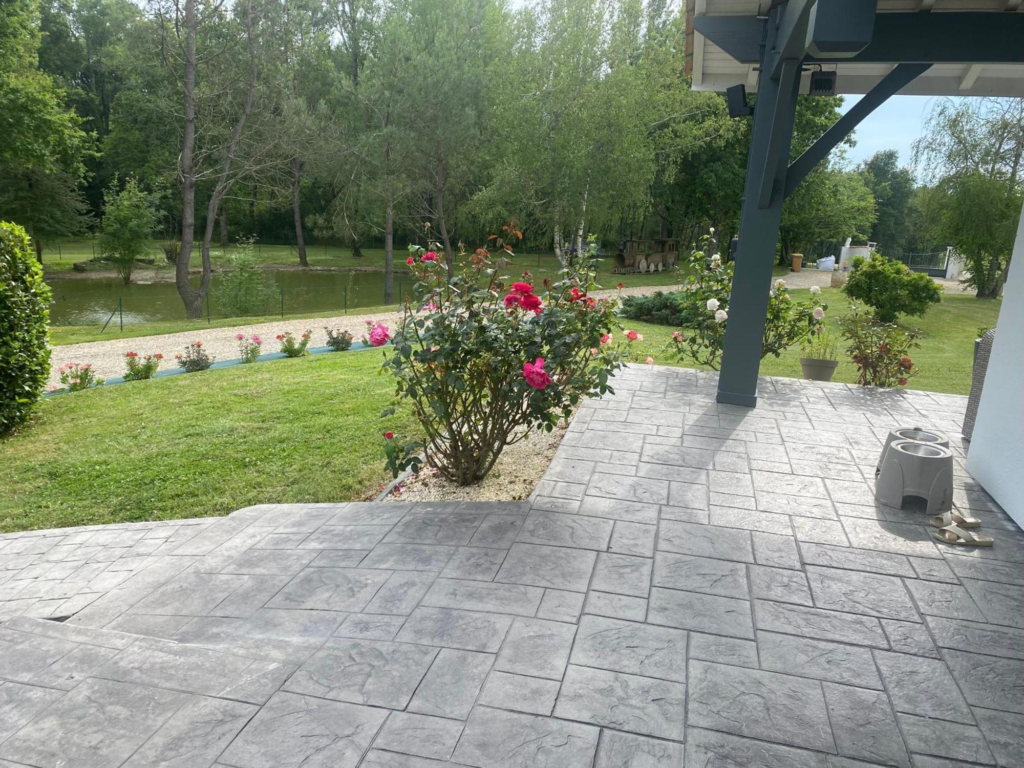 Les Pins Perdus Bed and Breakfast Saint-Ciers-d'Abzac Buitenkant foto